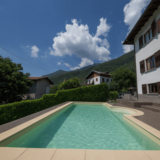 photo d'une piscine avec Pvc armé ALKORPLAN XTREME 180/100 couleur sahara