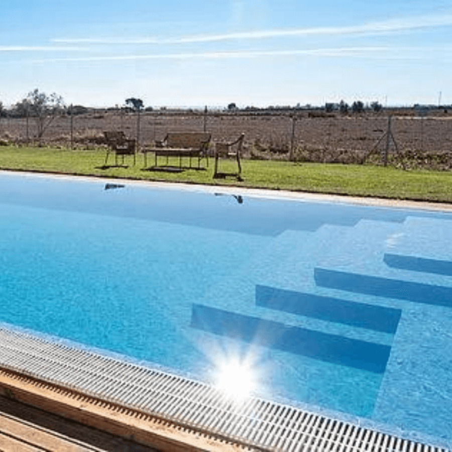 photo d'une piscine avec Pvc armé ALKORPLAN ALIVE 165/100 couleur bleu photo d'une piscine avec Pvc armé ALKORPLAN ALIVE 165/100 couleur bleu