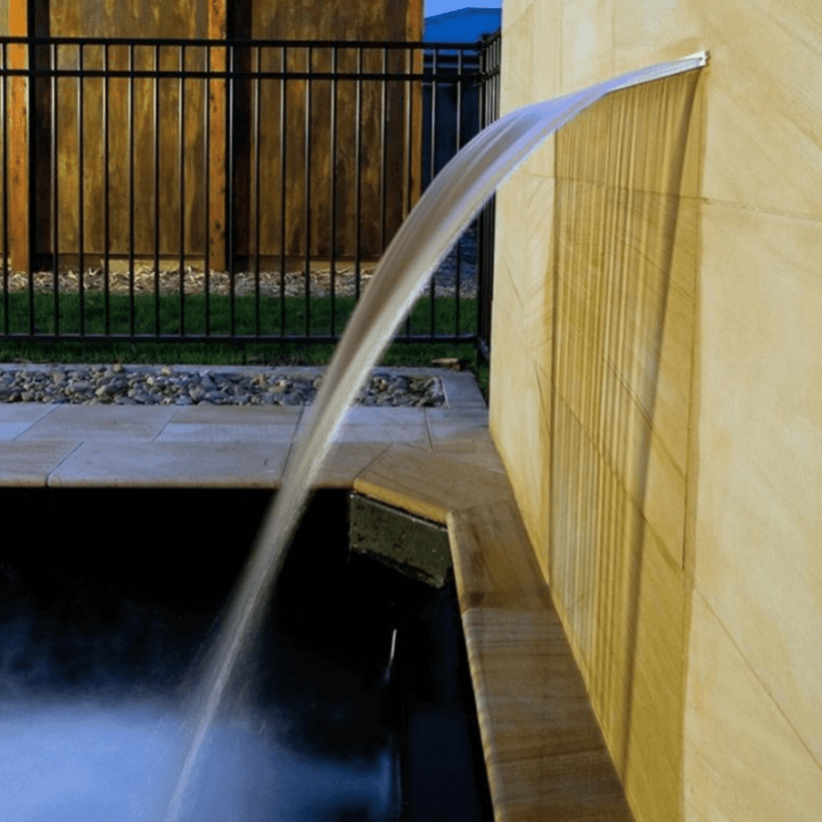 Cascade murale pour piscine ASTRALPOOL – Lame d'eau Silkflow Cascade murale pour piscine ASTRALPOOL – Lame d'eau Silkflow
