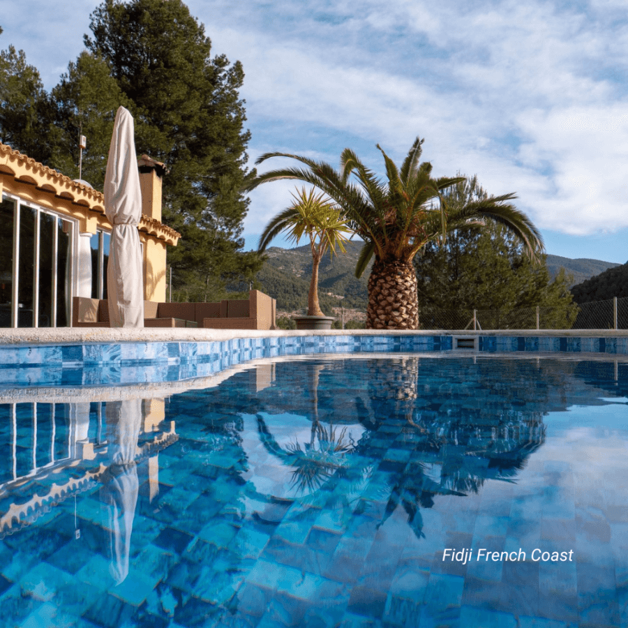 photo d'une piscine avec liner fidji french coast