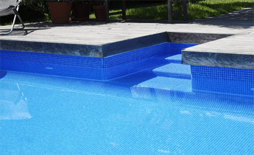 pvc-arme-sopremapool-design-mosaic-bleu-piscine